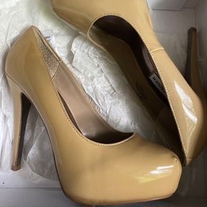 Steve Madden nude platform heels